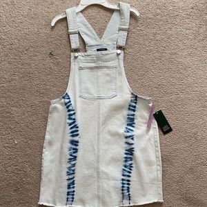 Overall dress